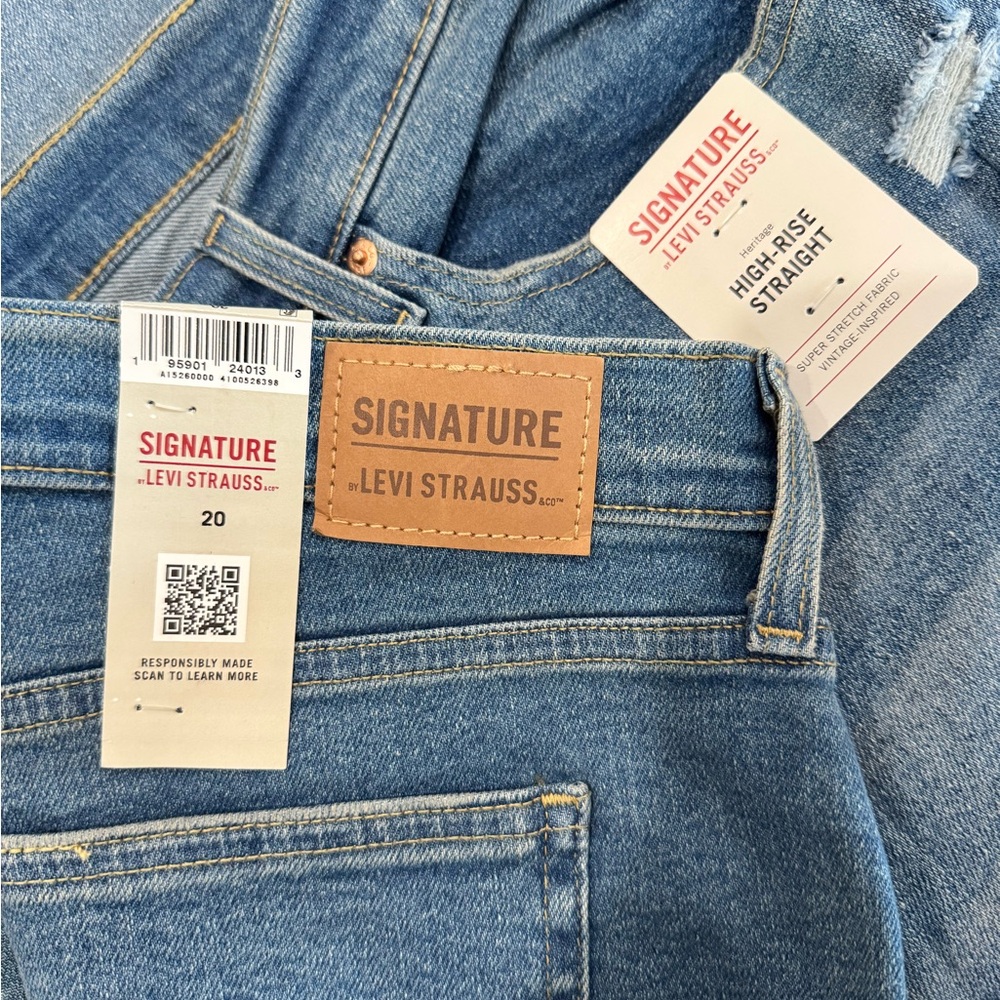 Levi Strauss Signature High Rise Straight Jeans Distressed Women’s 20 NWT - Picture 4 of 4